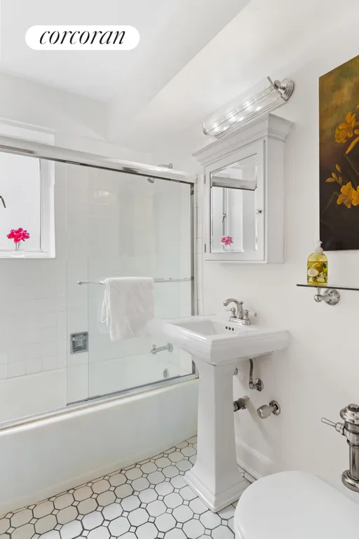 New York City Real Estate | View 799 Park Avenue, 2D | Bathroom | View 10