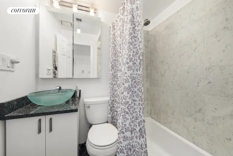 New York City Real Estate | View 279 1st Street, 3C | Full Bathroom | View 7