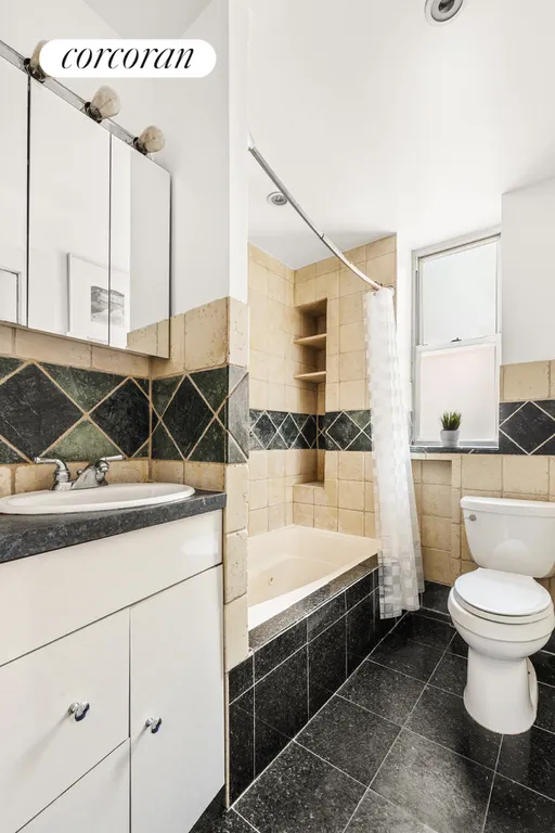 New York City Real Estate | View 816 43rd Street, 4 | Full Bathroom | View 8