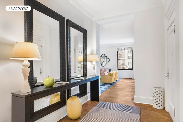 New York City Real Estate | View 525 Park Avenue, 5C | Entry Foyer | View 4