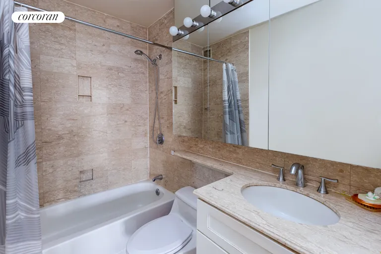 New York City Real Estate | View 630 First Avenue, 33K | Full Bathroom | View 7