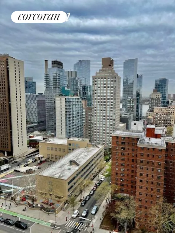 New York City Real Estate | View 161 West 61st Street, 19C | room 9 | View 10