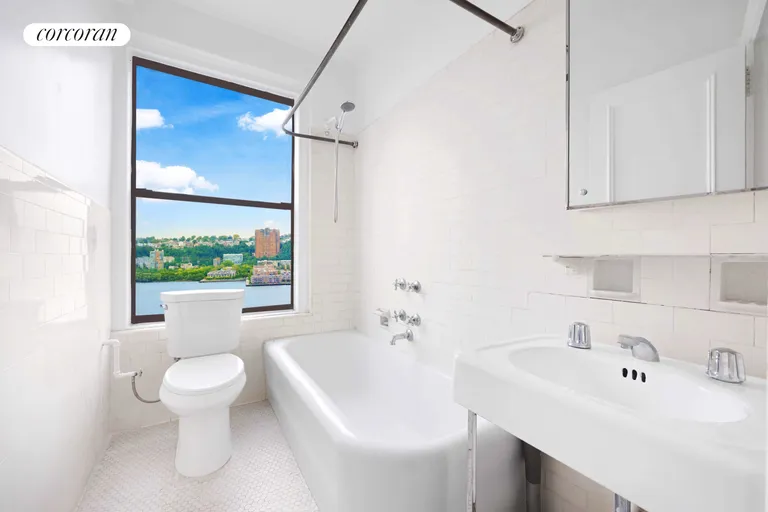 New York City Real Estate | View 340 Riverside Drive, 14B | Bath in Hall | View 21