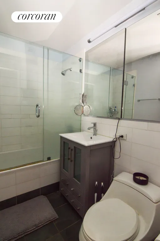 New York City Real Estate | View 230 Ashland Place, 29C | Full Bathroom | View 6