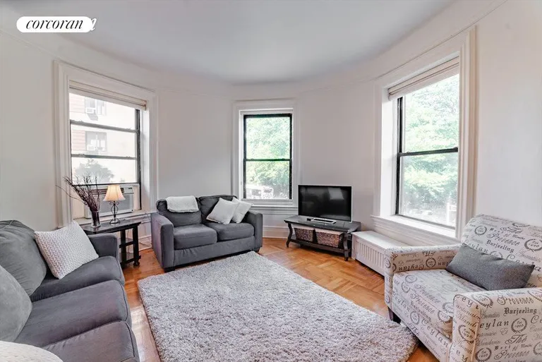 New York City Real Estate | View 418 Central Park West, 22 | 2 Beds, 1 Bath | View 1