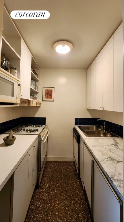 New York City Real Estate | View 60 West 68th Street, 6G | Kitchen | View 2