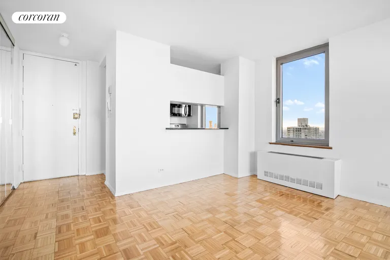 New York City Real Estate | View 200 East 89th Street, 42B | Dining Area | View 11