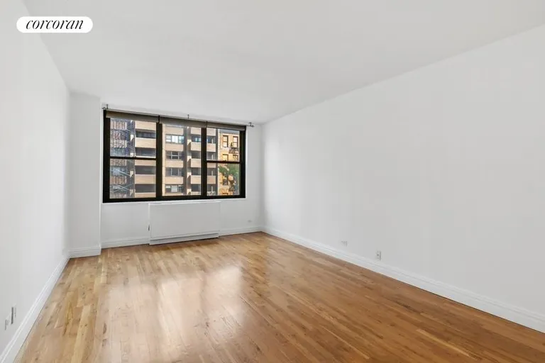 New York City Real Estate | View 301 East 87th Street, 3B | room 2 | View 3