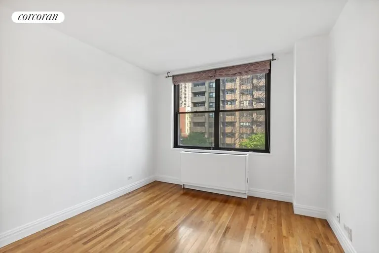 New York City Real Estate | View 301 East 87th Street, 3B | room 5 | View 6