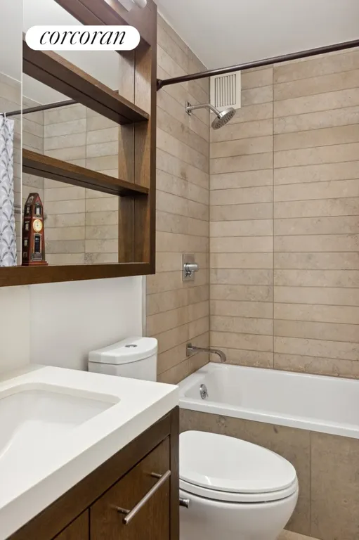 New York City Real Estate | View 225 Rector Place, 10T | Full Bathroom | View 7