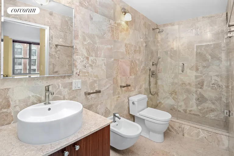 New York City Real Estate | View 301 East 79th Street, 16N | Full Bathroom | View 6