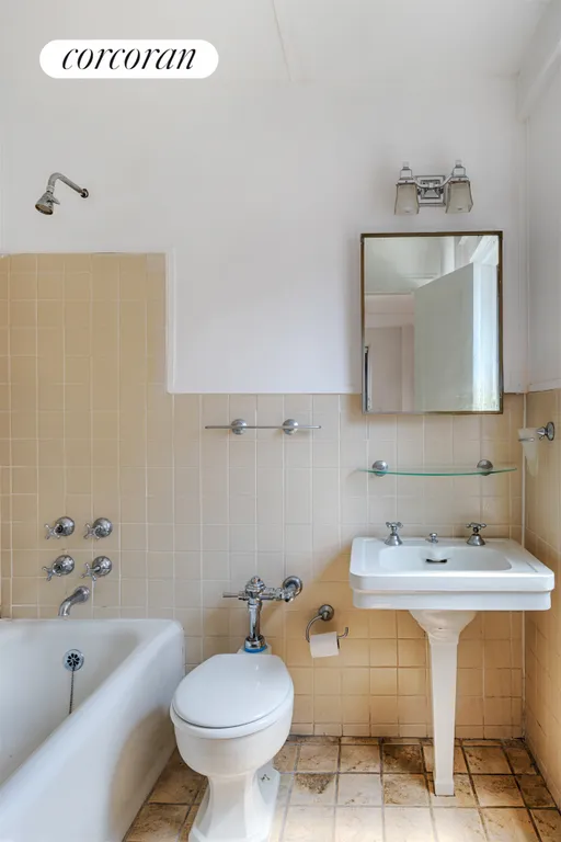 New York City Real Estate | View 140 East 28th Street, 10B | Primary Bathroom | View 7