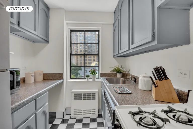 New York City Real Estate | View 132 East 35th Street, 7A | Kitchen | View 4