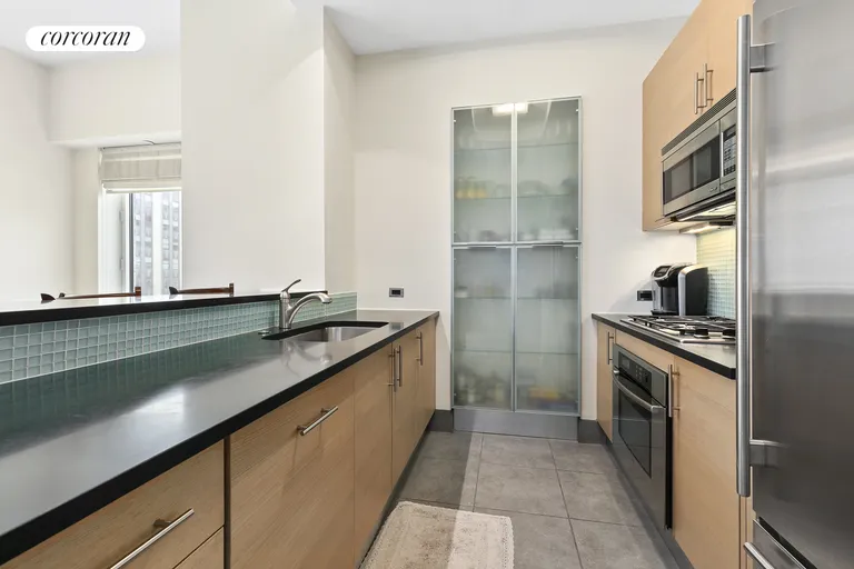 New York City Real Estate | View 325 Fifth Avenue, 18C | Kitchen | View 3