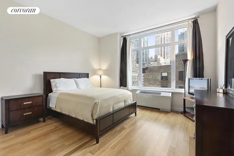 New York City Real Estate | View 325 Fifth Avenue, 18C | Primary Bedroom | View 4