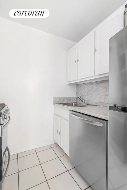 New York City Real Estate | View 310 East 46th Street, 20G | Kitchen | View 4