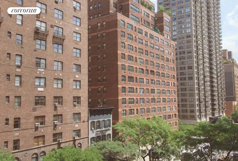 New York City Real Estate | View 230 East 79th Street, 7D | room 3 | View 4