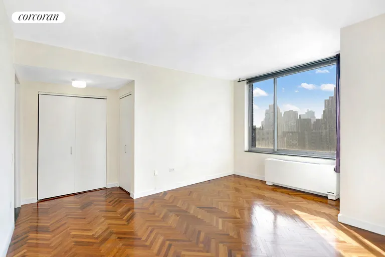 New York City Real Estate | View 360 East 88th Street, 19A | room 2 | View 3