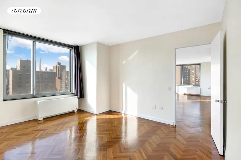 New York City Real Estate | View 360 East 88th Street, 19A | room 3 | View 4