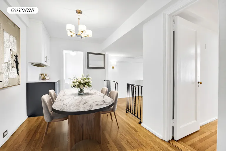 New York City Real Estate | View 230 East 73rd Street, 5C | Dining Bay/ Foyer | View 3