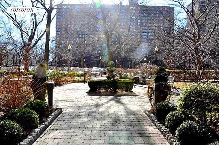 New York City Real Estate | View 400 Central Park West, 1U | room 4 | View 5