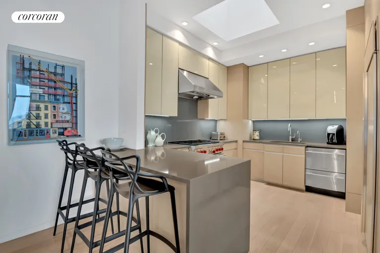 New York City Real Estate | View 252 Seventh Avenue, PHQ | Kitchen | View 7