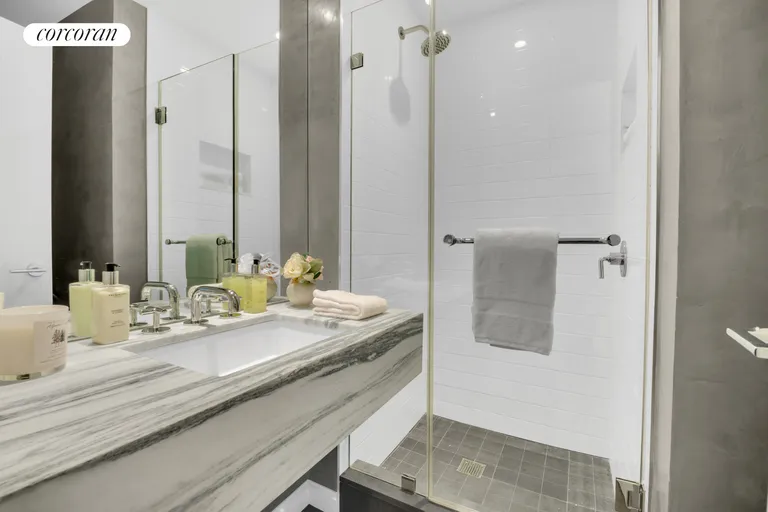 New York City Real Estate | View 200 East 62nd Street, 19A | Full Bathroom | View 8