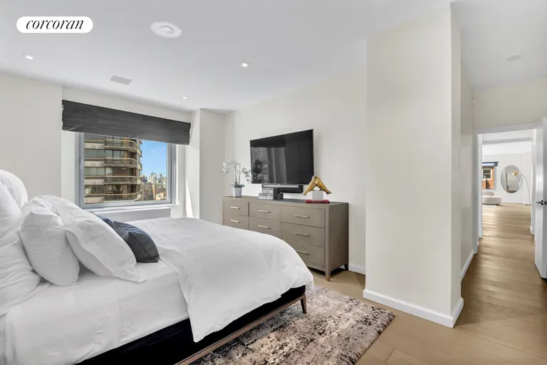 New York City Real Estate | View 200 East 62nd Street, 19A | Bedroom | View 9