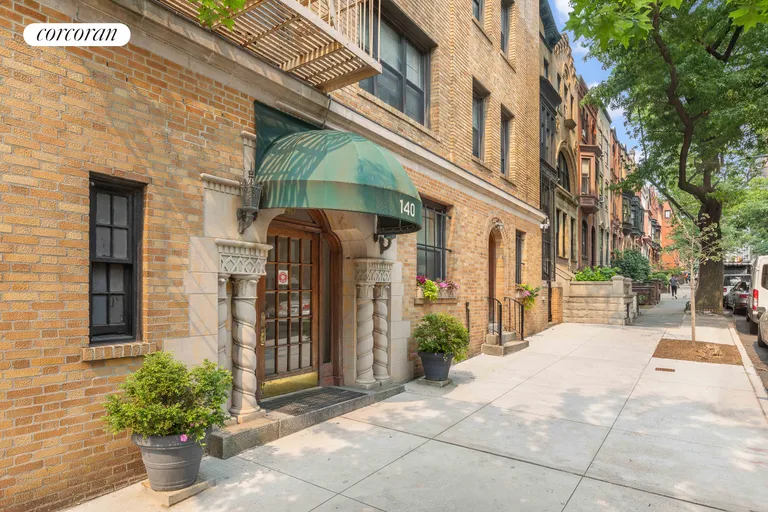 New York City Real Estate | View 140 East 95th Street, 2E | room 5 | View 6