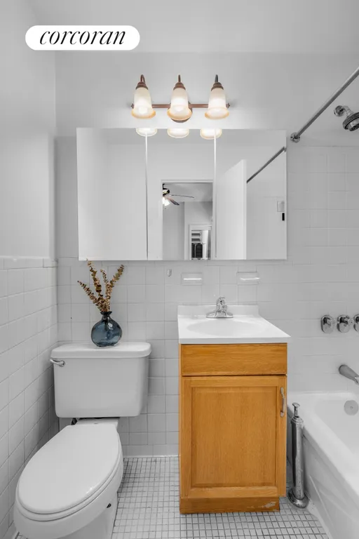New York City Real Estate | View 236 East 28th Street, 5E | Full Bathroom | View 4