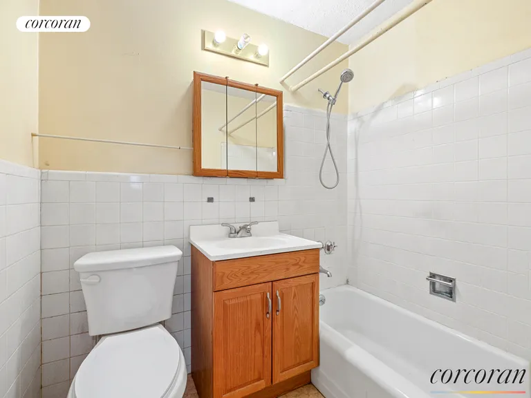 New York City Real Estate | View 185 Hall Street, 604 | Primary Bathroom | View 6