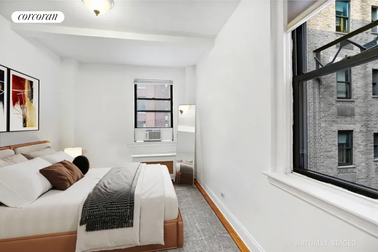 New York City Real Estate | View 142 East 49th Street, 9E | room 3 | View 4