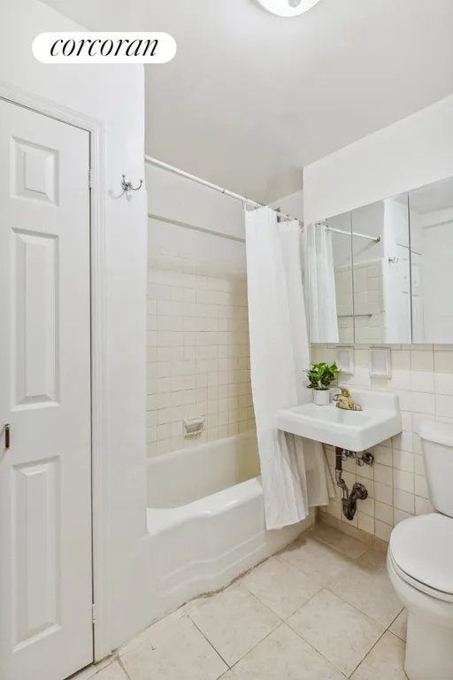New York City Real Estate | View 425 East 63rd Street, W10K | Full Bathroom | View 5