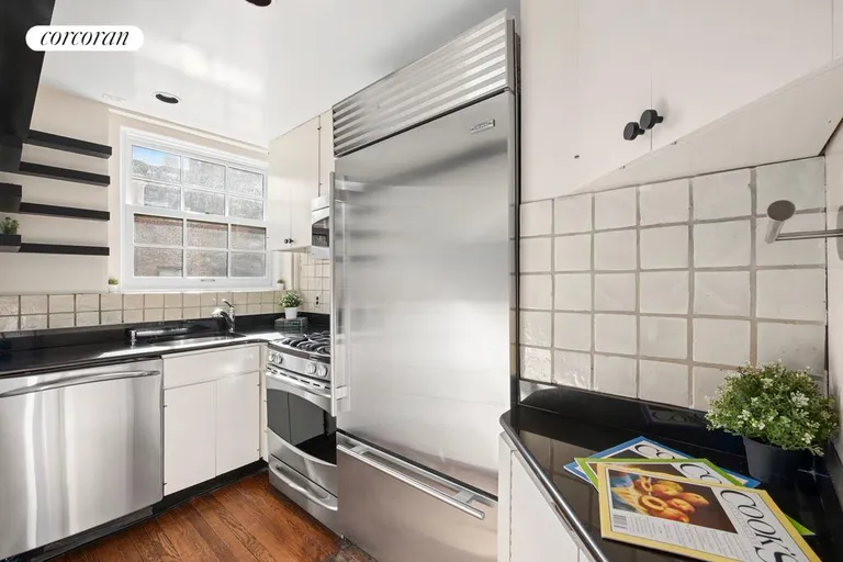New York City Real Estate | View 222 East 71st Street, 6A | Kitchen | View 5