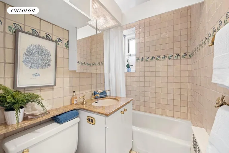 New York City Real Estate | View 222 East 71st Street, 6A | Primary Bathroom | View 8