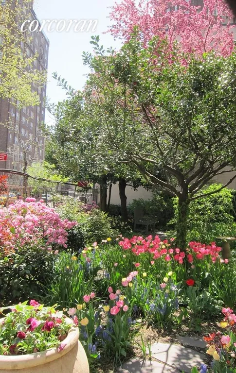 New York City Real Estate | View 41 Jane Street, 5D | Key to the Neighborhood Garden | View 4