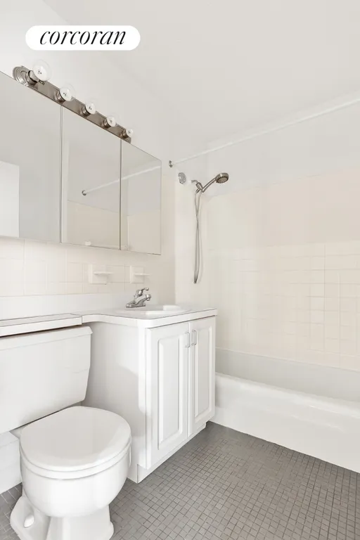 New York City Real Estate | View 1623 Third Avenue, 21D | Primary Bathroom | View 10