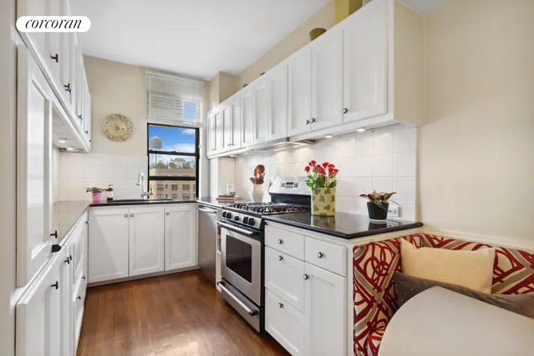 New York City Real Estate | View 221 West 82nd Street, 15F | room 3 | View 4
