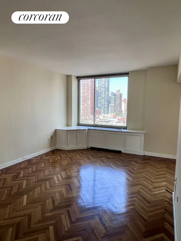 New York City Real Estate | View 360 East 88th Street, 11D | room 5 | View 6