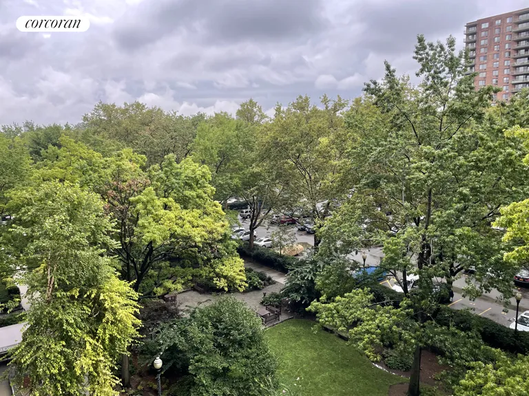 New York City Real Estate | View 400 Central Park West, 6A | room 10 | View 11