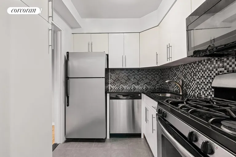 New York City Real Estate | View 150 East 56th Street, 8F | Kitchen | View 7