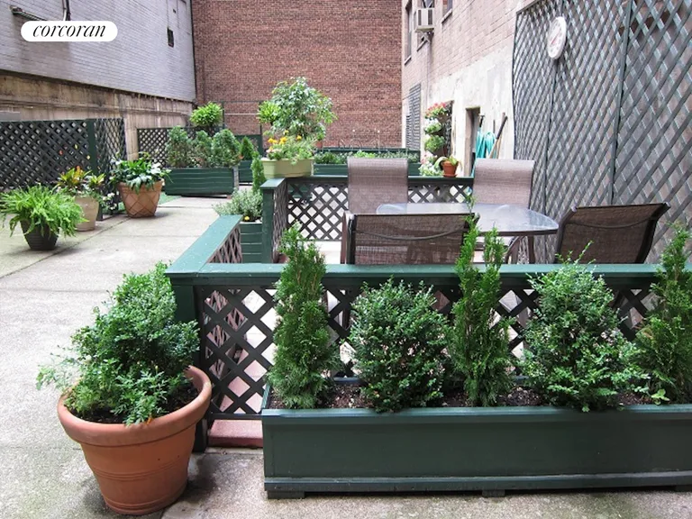 New York City Real Estate | View 150 East 56th Street, 8F | Private garden | View 12