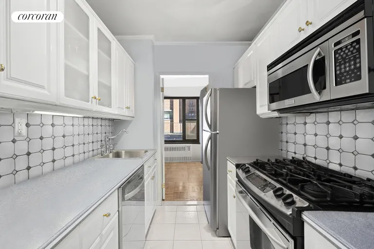 New York City Real Estate | View 55 East End Avenue, 2F | Kitchen | View 3