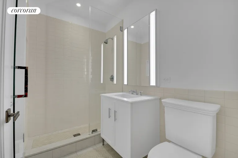 New York City Real Estate | View 100 Barclay Street, 14G | Full Bathroom | View 10