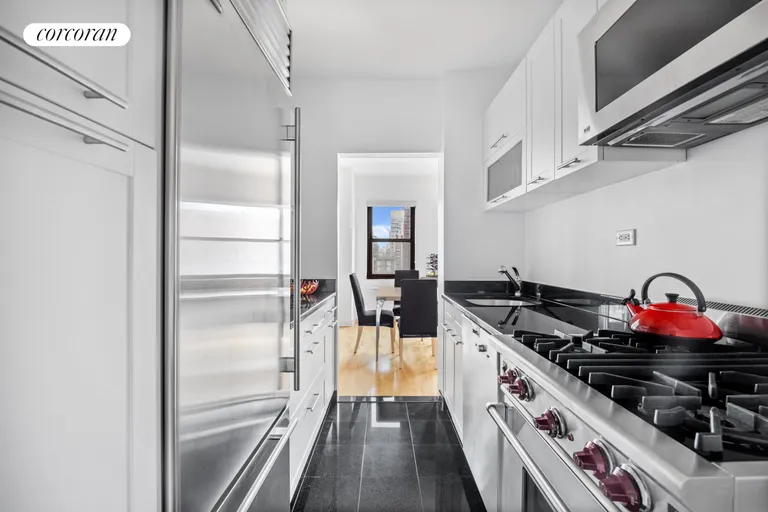 New York City Real Estate | View 200 East 27th Street, 12V | room 2 | View 3