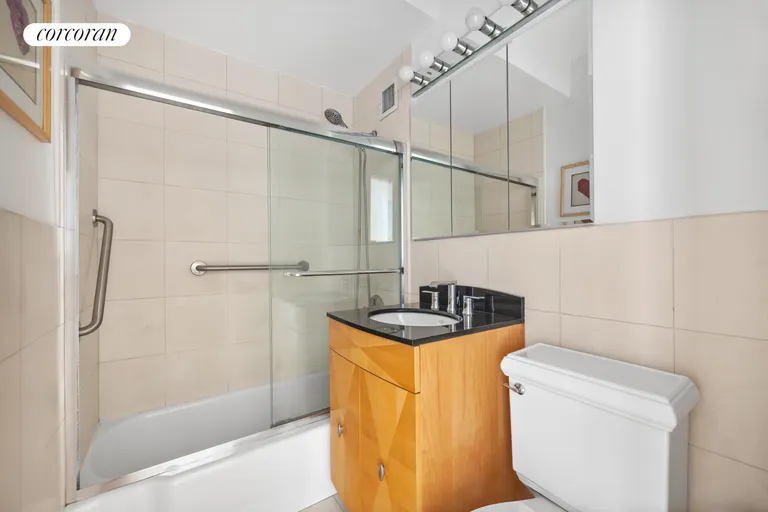 New York City Real Estate | View 200 East 27th Street, 12V | room 5 | View 6