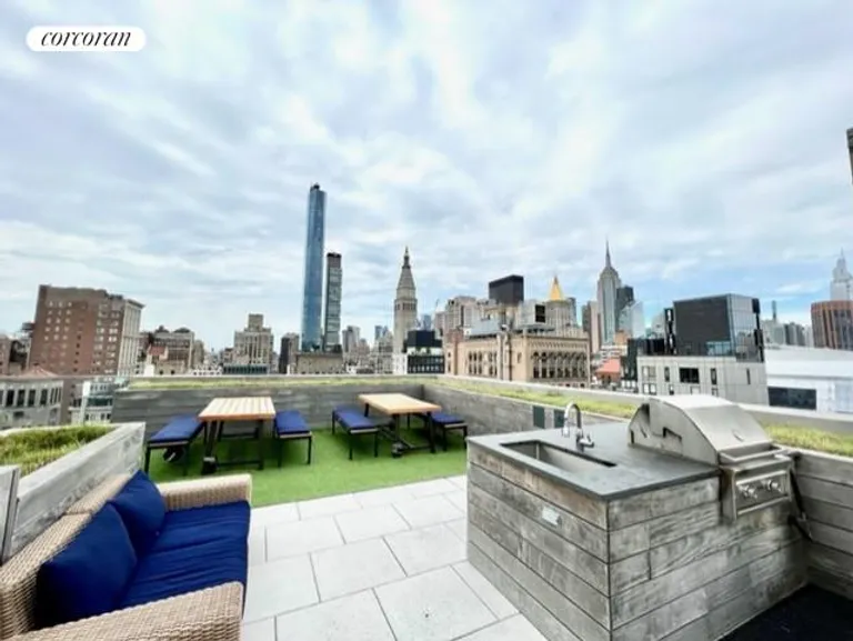New York City Real Estate | View 160 East 22nd Street, 16C | Roof Deck | View 11