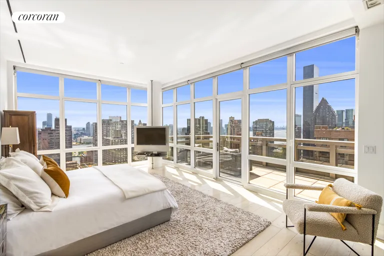 New York City Real Estate | View 300 East 55th Street, PHB | room 6 | View 7