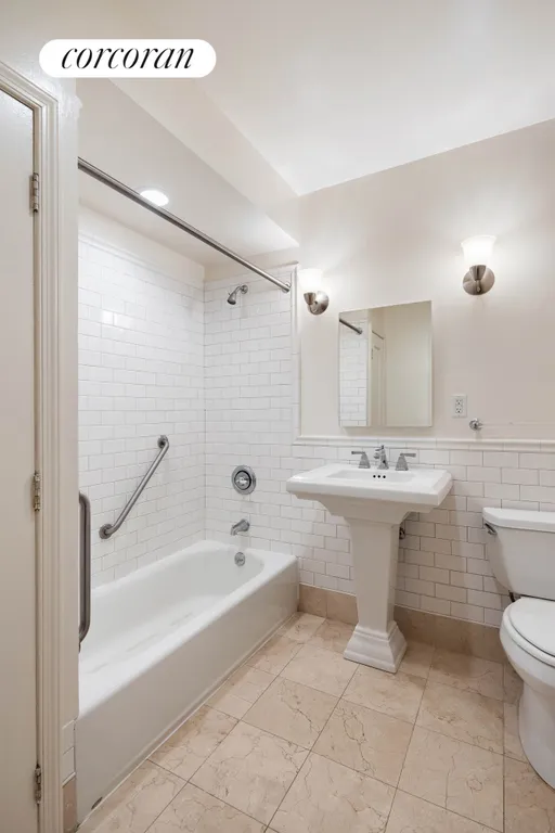 New York City Real Estate | View 316 West 116th Street, 1D | Full Bathroom | View 10