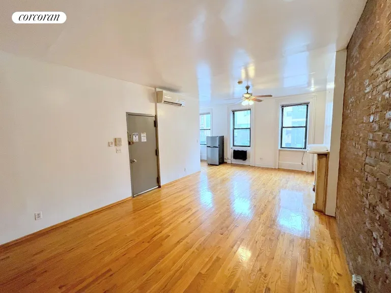 New York City Real Estate | View 650 Tenth Avenue, 2F | room 2 | View 3